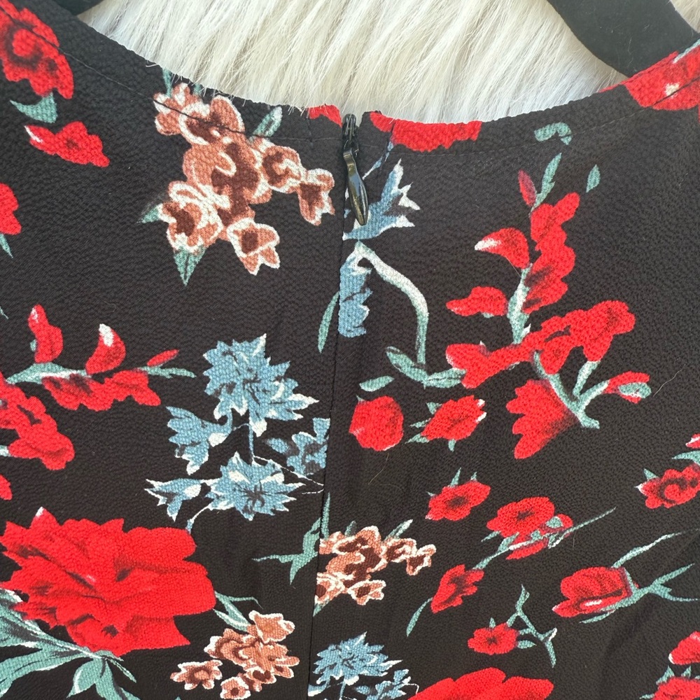 Floral Long Sleeve Romper - Picture 4 of 7
